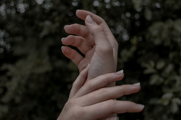 ¿Cómo tratar las uñas agrietadas? 