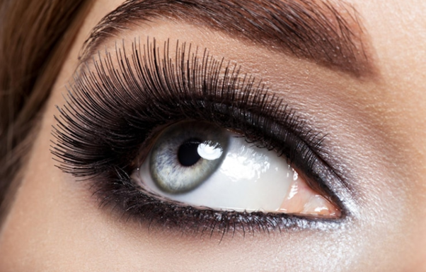 Maquillaje gótico para Halloween paso a paso