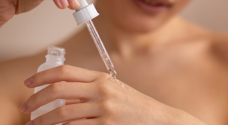 Ácido salicílico y retinol: riesgos de usarlos juntos en tu rutina facial